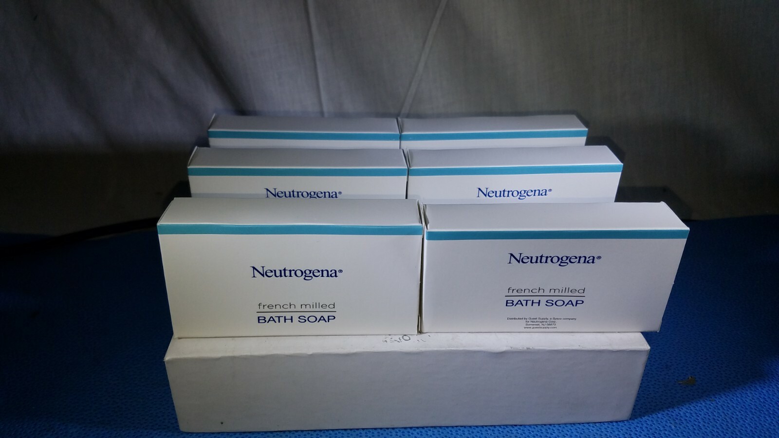 Lot of 6 Brand New NEUTROGENA French Milled BATH .8oz Soap Boxed Fresh