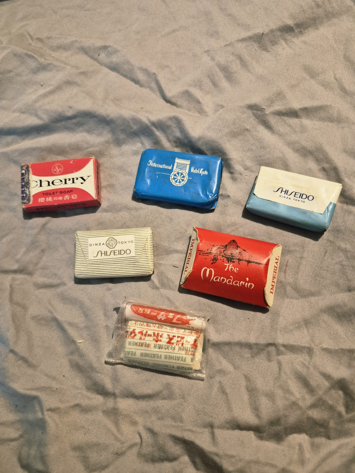 Vintage Hotel Mini Soap Set Shiseido Cussons Imperial Leather Feather Razor Lot
