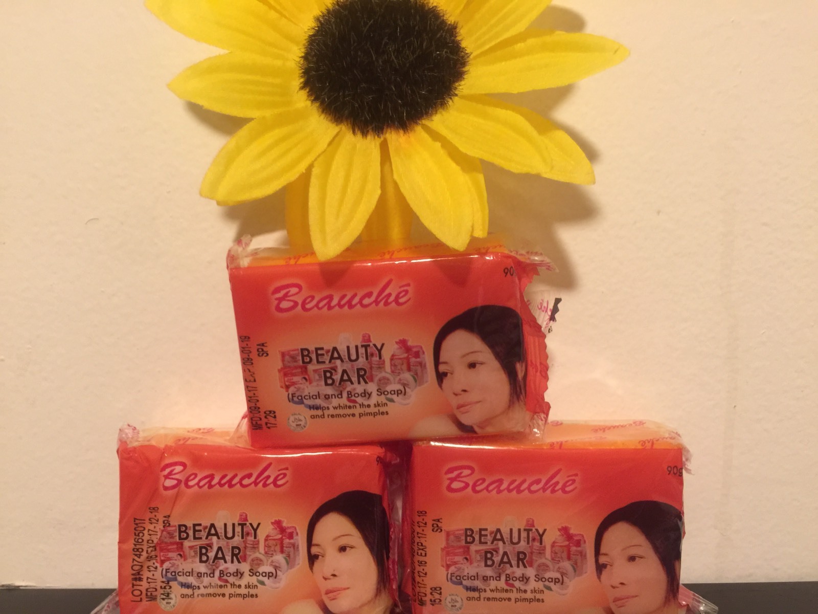 3 X Beauche international Kojic Papaya Beauty Soap.Lot Of 3. USA SELLER