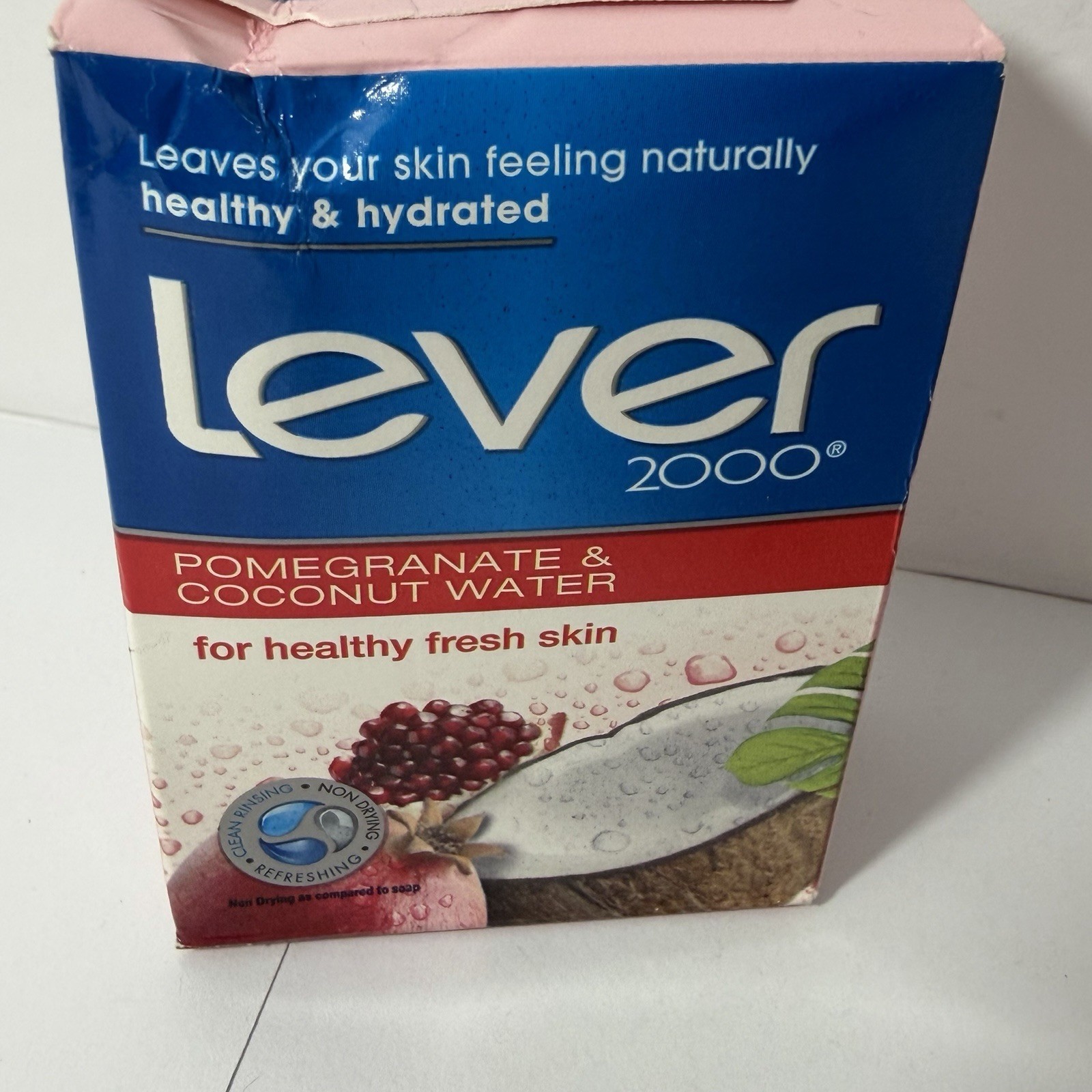 Lever 2000 Pomegranate & Coconut Water Bar Soap 3 oz