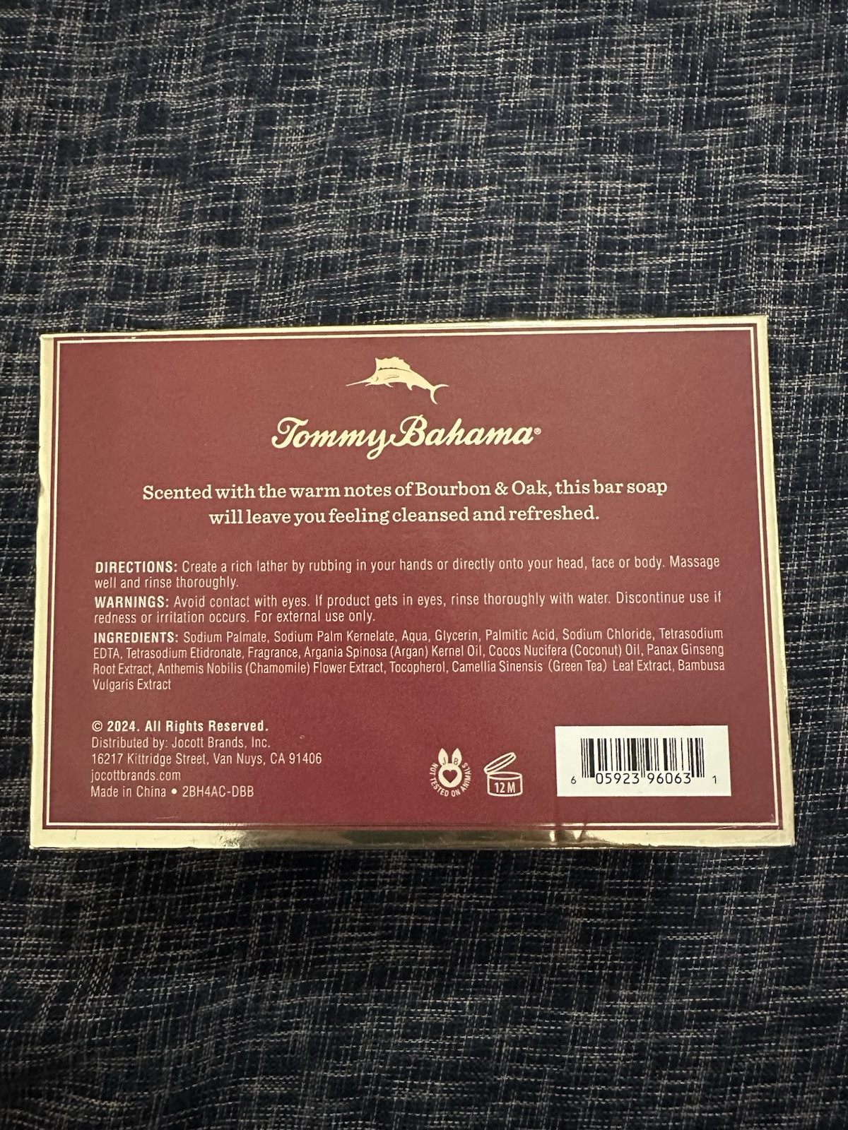 Tommy Bahama Bar Soap For Men – Bourbon & Oak – Hair / Face / Body ( 10oz )