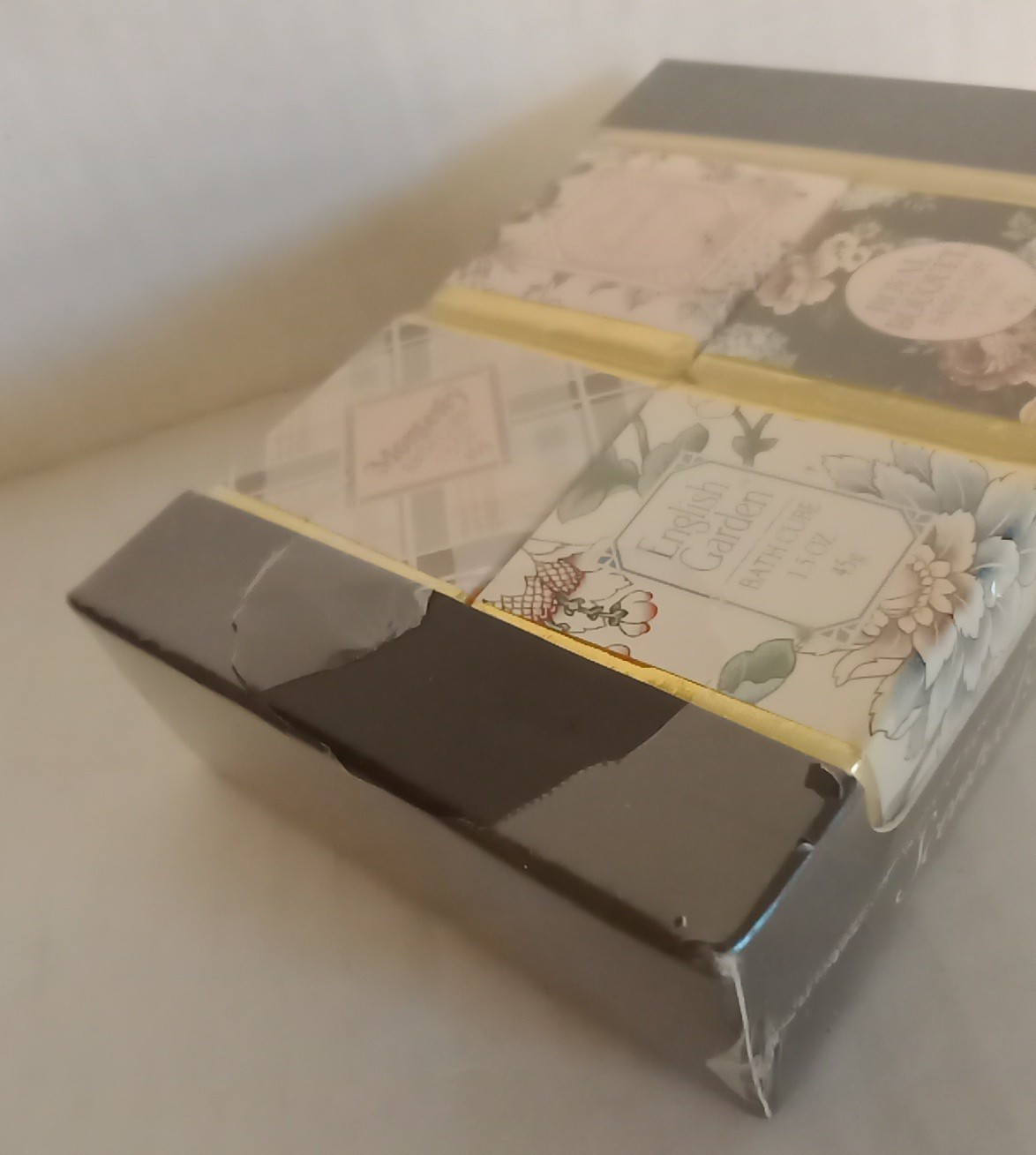 VTG 4 Bath Cubes Soaps Monterey, English Garden, Royal Banquet, Floral Symphony