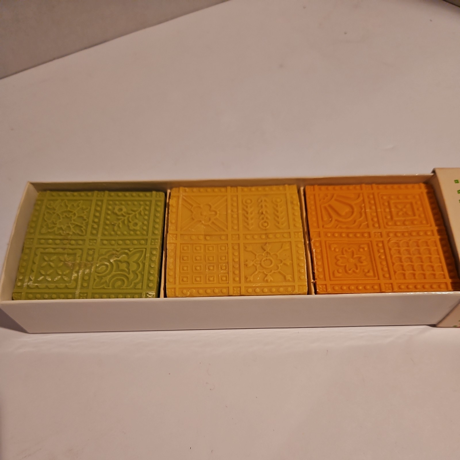 3 Avon PATCHWORK Perfumed Soaps ORANGE YELLOW GREEN Vintage 2 Soaps New