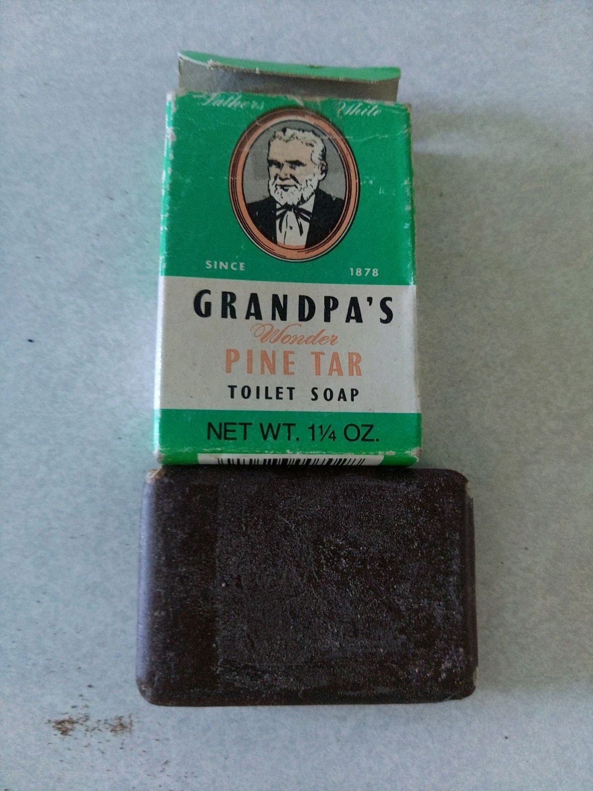 Vintage Grandpa’s Wonder Pine Tar Toilet Soap 1.25 Oz Never Used