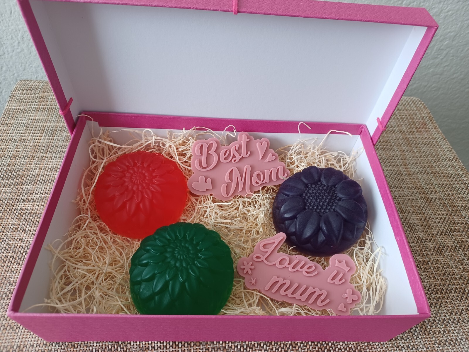 Handmade Soaps 100% natural, pack of 4 Soaps One for $7.00 dlls c/u choose yours