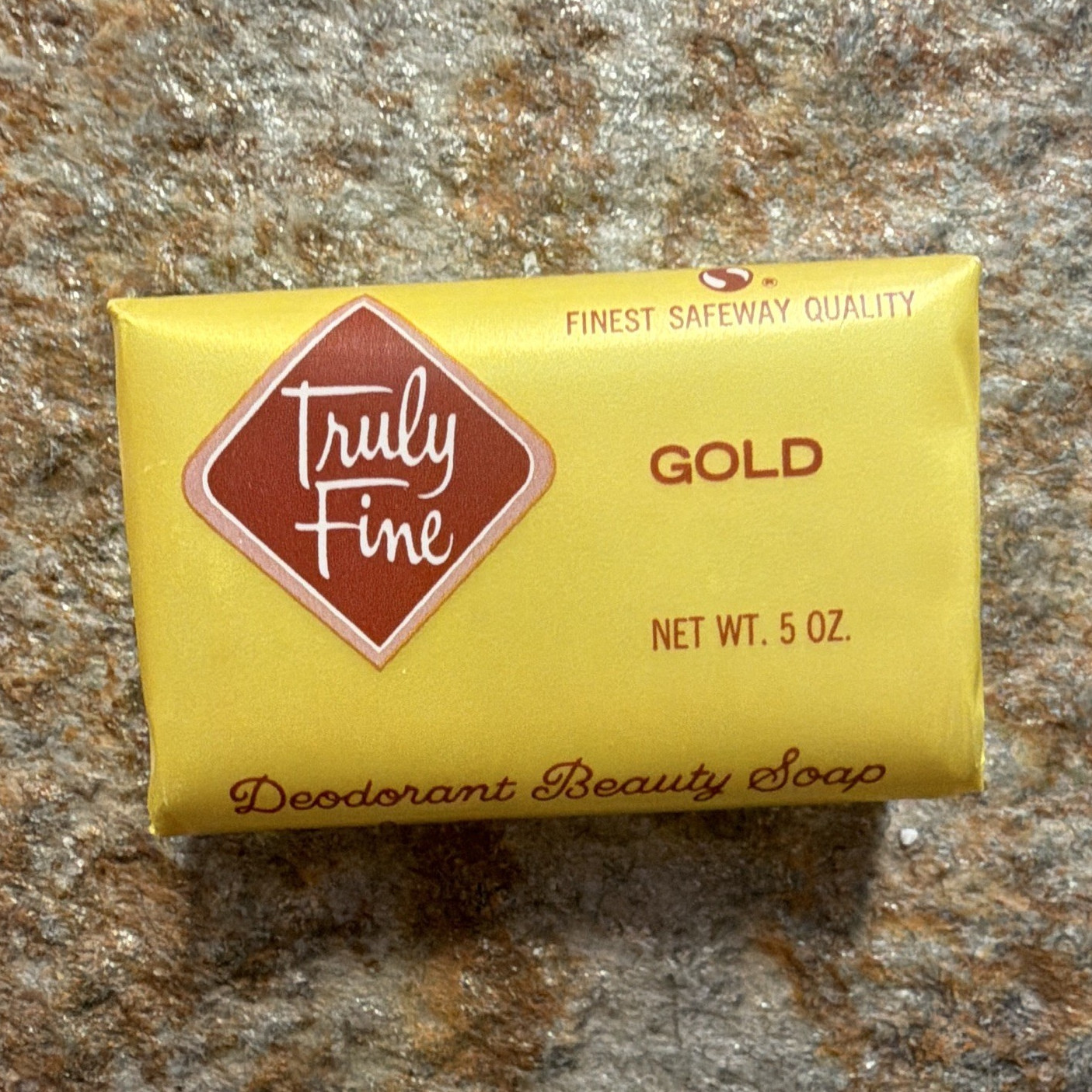 Truly Fine Gold Deodorant Beauty Soap Bar, 5 oz for Men & Women