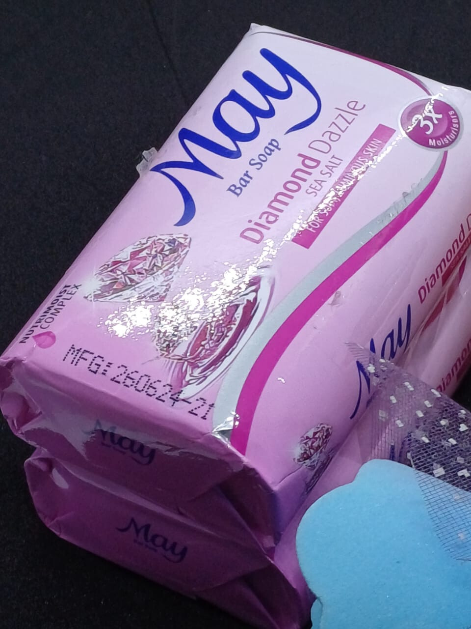 BODY BAR SOAP MAY BRAND – DIAMOND DAZZLE & MILK LUXURY 75GM X 4