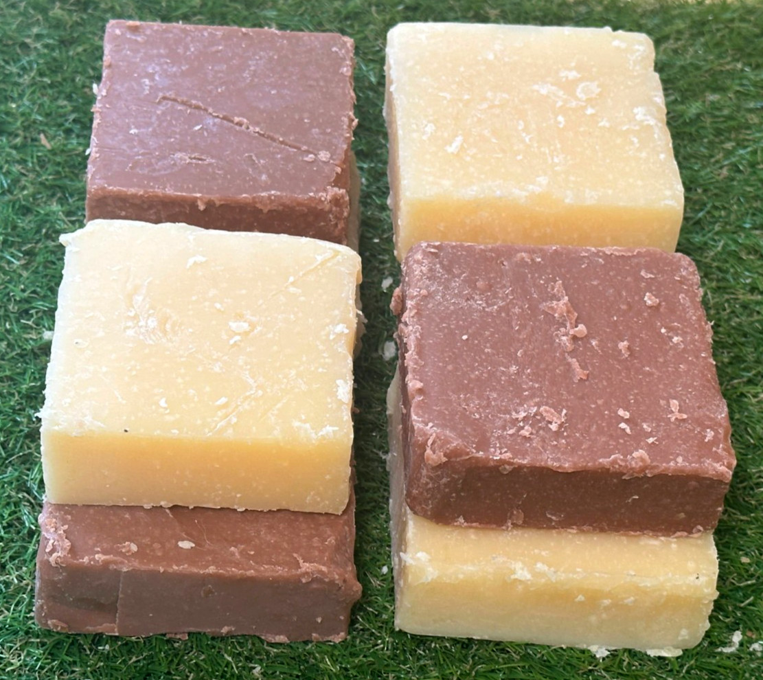 8 Bars Of Dr. Squatch Soap (Factory Reject-No Box) 4 Alpine Sage ** 4 Gold Moss