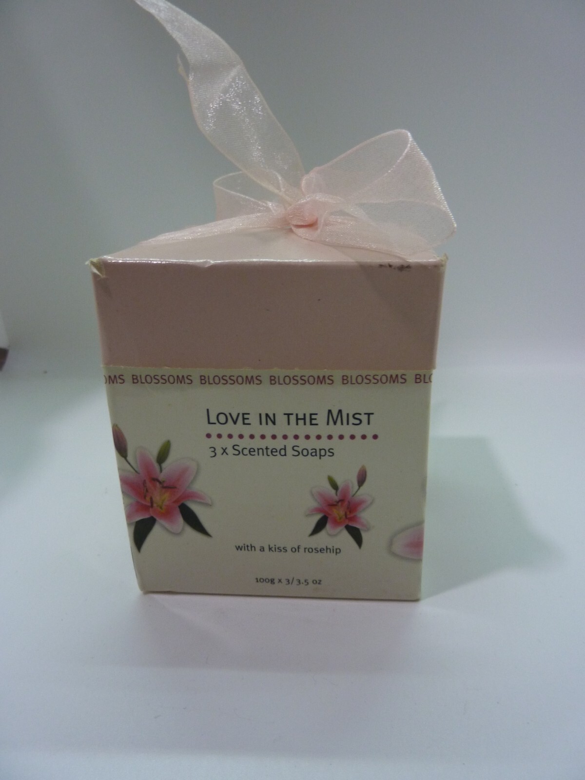 LOVE IN THE MIST 3 SCENTED BATH SOAP BARS kiss of rosehip 100g x 3 NEW AUSTRALIA