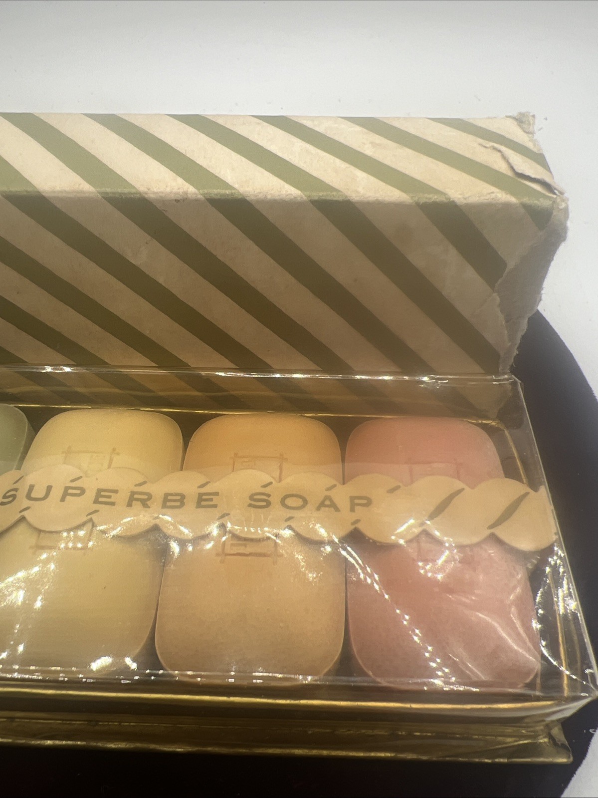 Vintage Wrisley Guest Superbe Soap 6 small bars 1 box VTG 50’s 60’s USA Rainbow