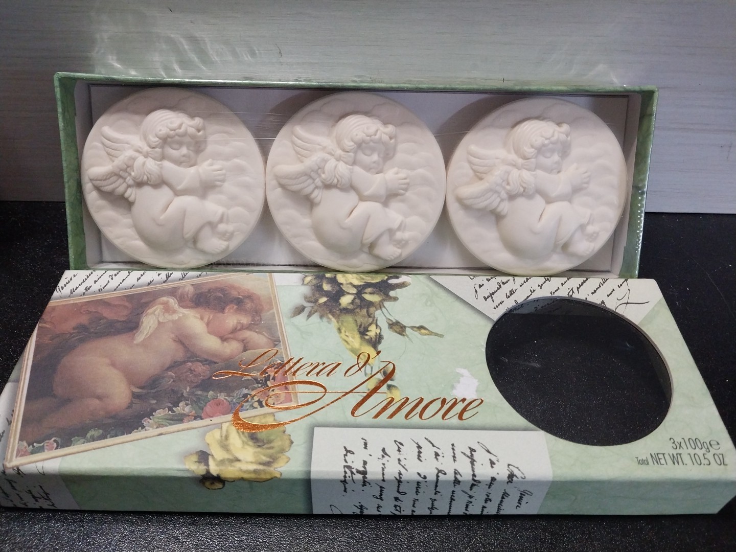 Mixed Lot of 22 Vintage Soap Bars, Perfumed, Cameo, London, France, Italy, Etc