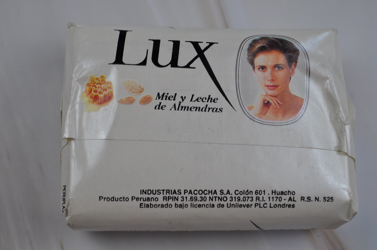Vintage Lux Bar of Soap Honey Almond