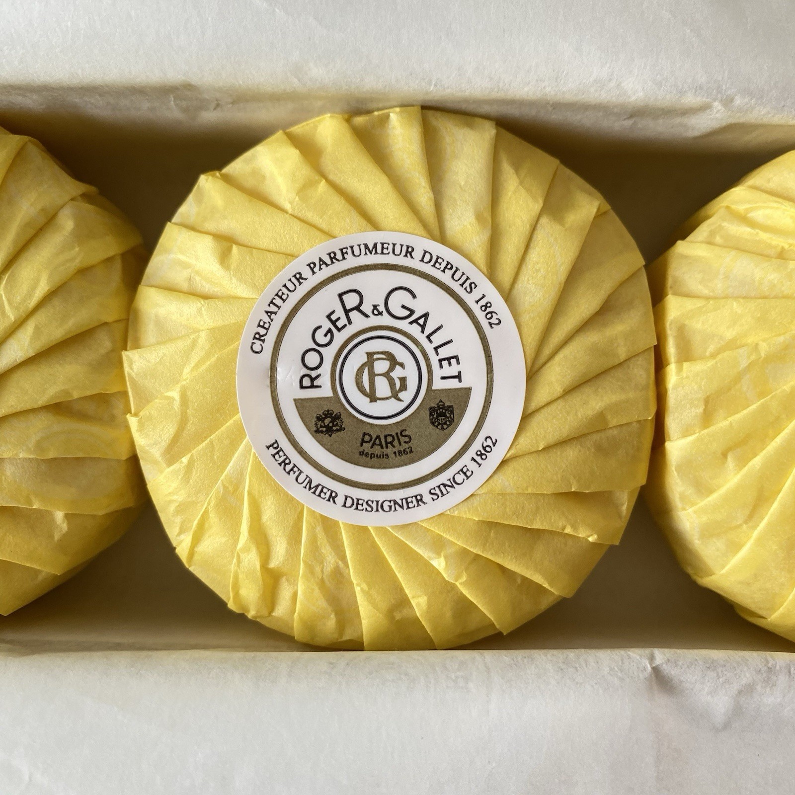 ROGER & Gallet Paris Lotus Bleu Blue Lotus Perfumed Soaps 3 x 3.5 oz Rare