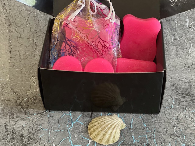 “Handcrafted All-Natural Caribbean Soap 5pc Gift Set (scent: Island Party)”
