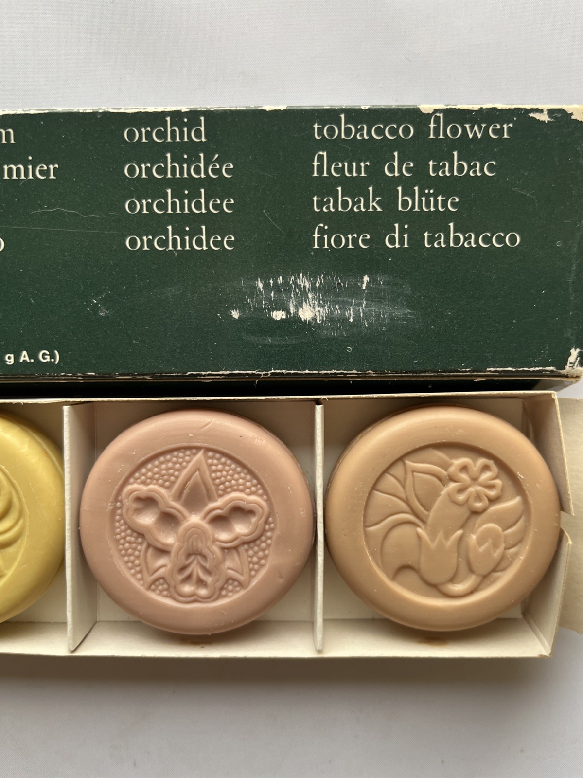 PUIG Luxury Bath Soap 6 Bars Mixed Florals Jasmin, Carnation, Rose + UNUSED
