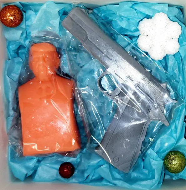 TRUMP Gun SOAP Gift Set for HIM Men Teen Donald American President USA Christmas