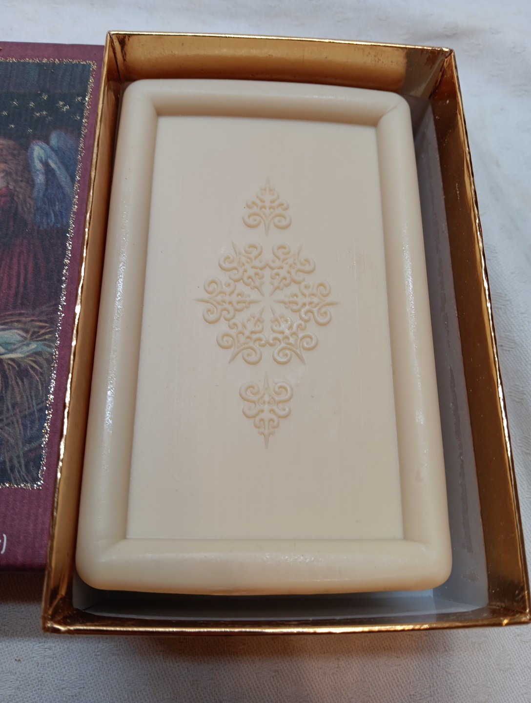 Vintage Honey Almond Scented Bath Soap In Christmas Box! USA Large 10 oz.