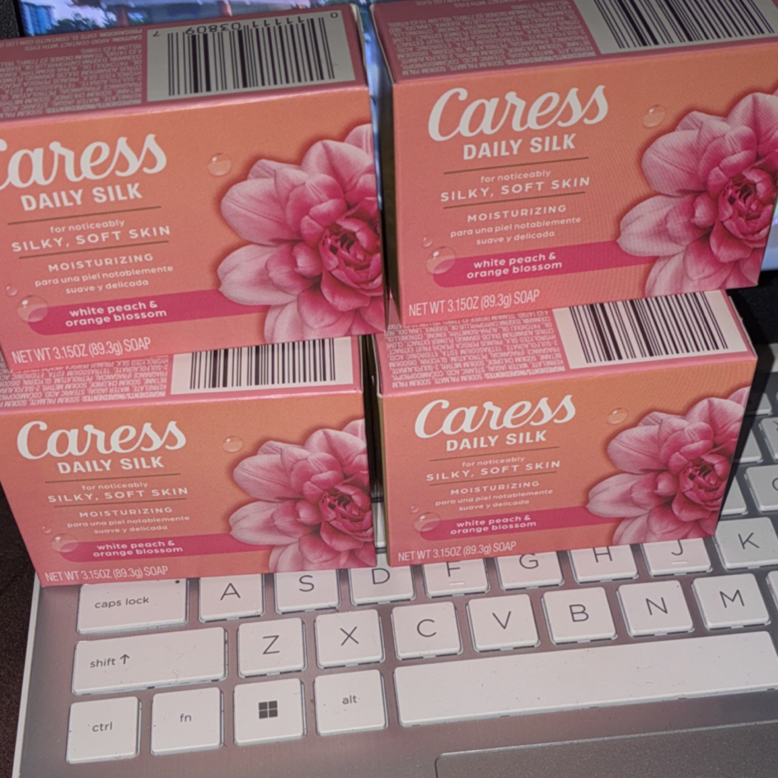 Caress Daily Silk Moisturizing Soap Bar White Peach Orange Blossom 3.15 oz