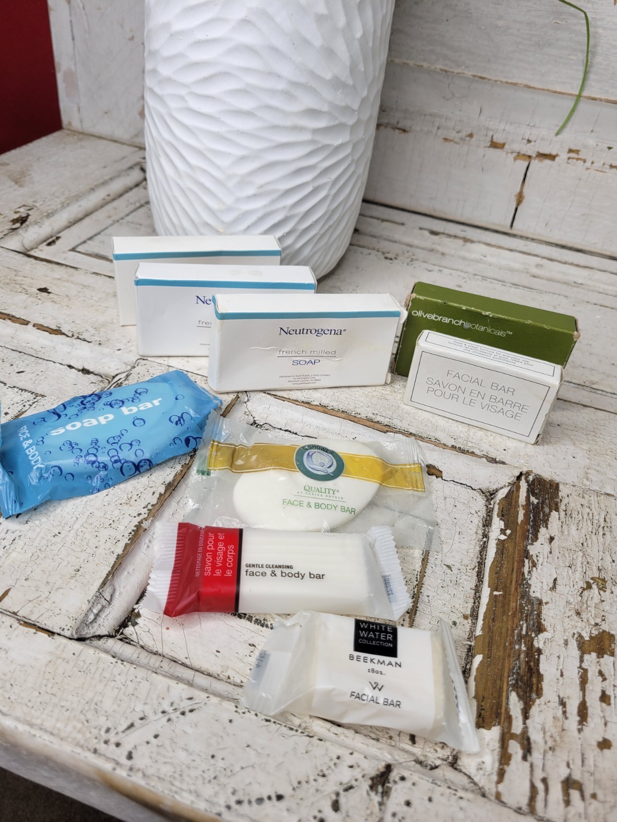 Vintage Bar Soaps Motel Hotel Neutrogena Olive Branch Botanicals Etc