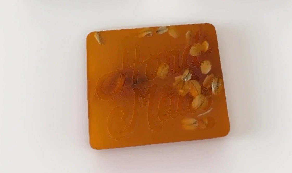 HANDMADE ARTISAN HONEY OATMEAL WITH DRIED LILLIES