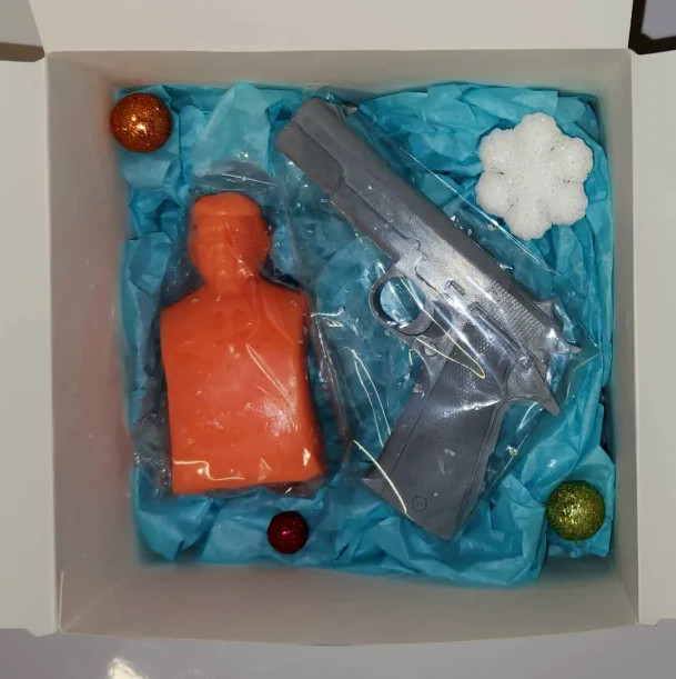 TRUMP Gun SOAP Gift Set for HIM Men Teen Donald American President USA Christmas