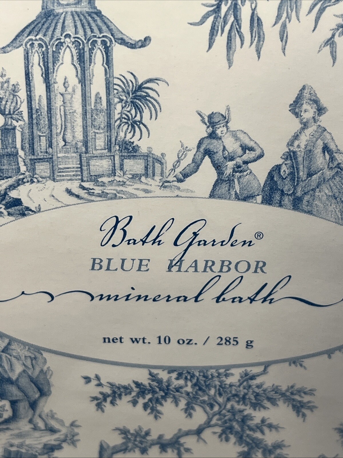 Bath Garden Blue Harbor Women’s White/Blue Mineral Bath Salt 10 oz
