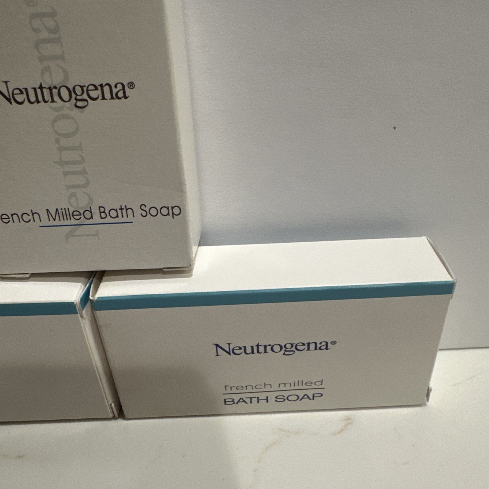 Neutrogena French Milled soap 3 Travel Size Soaps