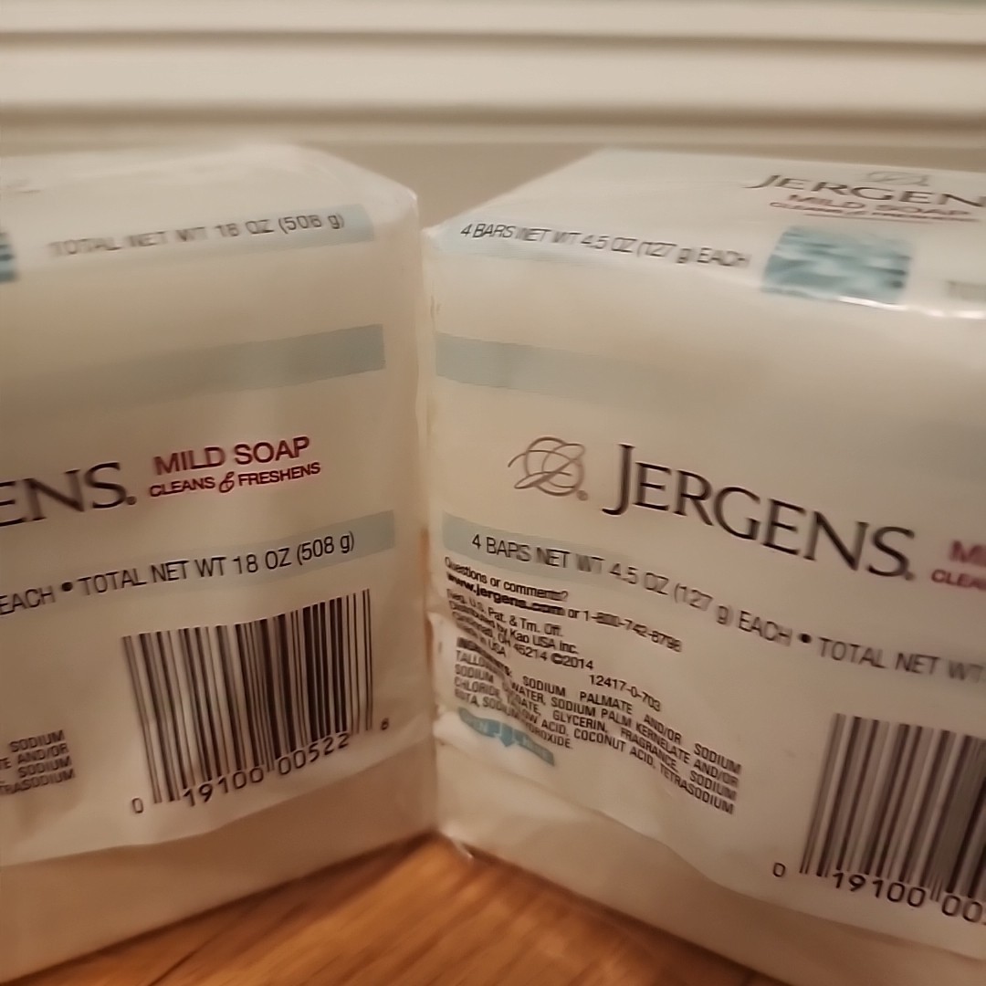 Jergens Mild Soap Bar Two Pack Cleans & Freshens 8 Bars in Total