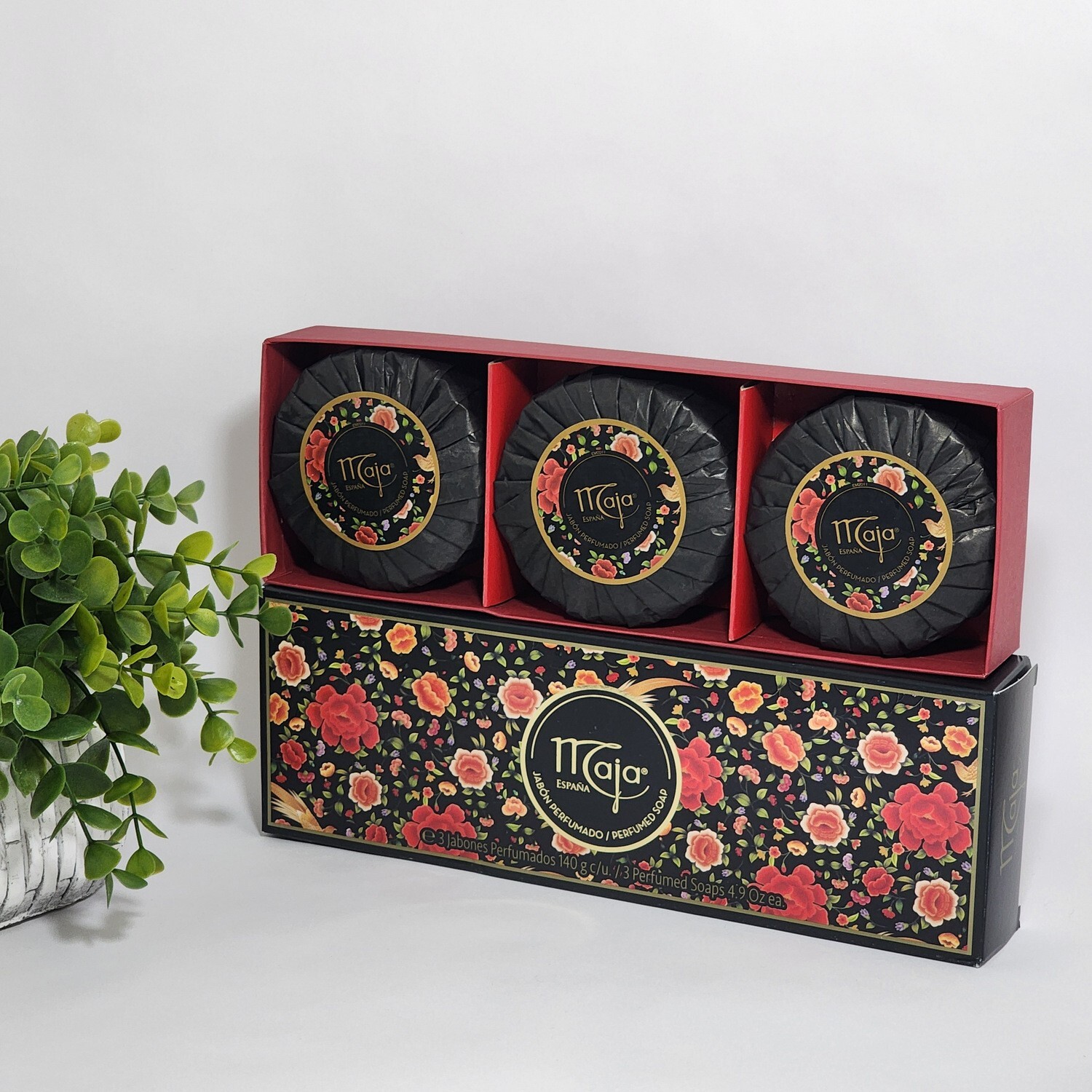 Maja Bath Soap Gift Box ~ 3 x 4.9 oz each ~ Classic Scent – Aroma Clasico