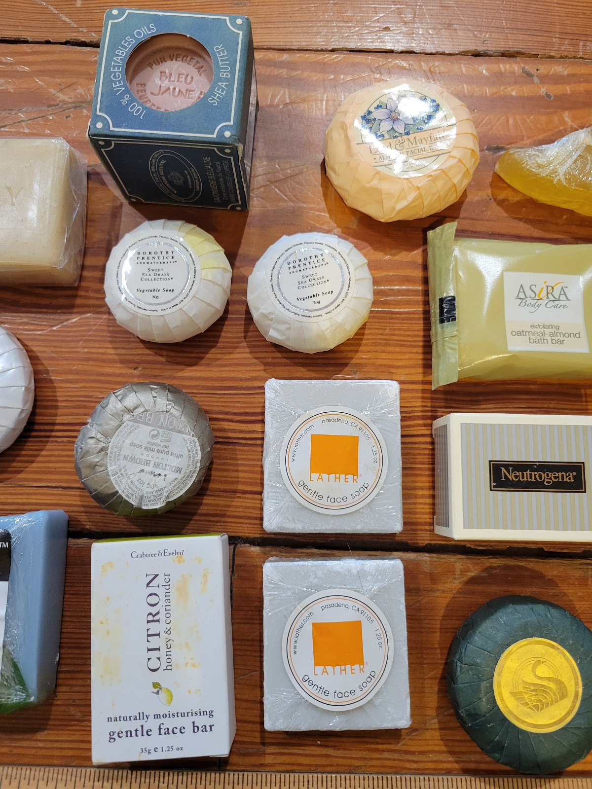 Lot of 18 Soap Bar Bath Face Yardley Asira Crabtree & Evelyn Lather Neutrogena
