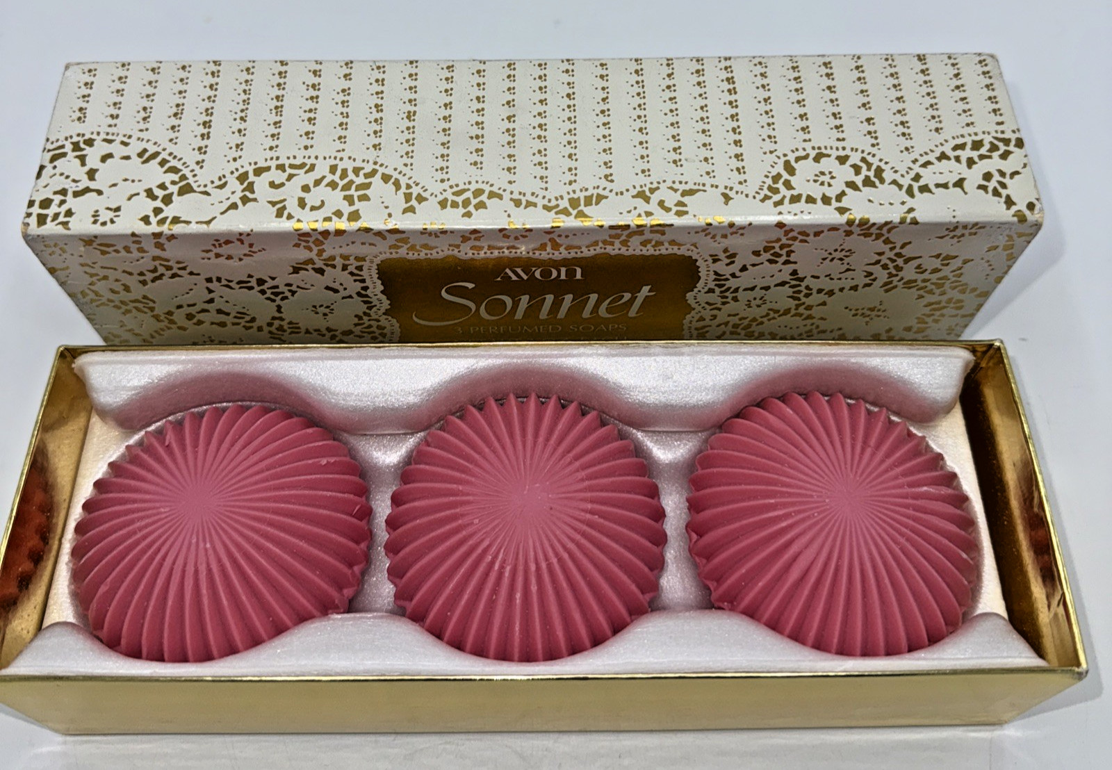 Vintage AVON Sonnet 3 Perfumed Guest Soaps Pink Decoravtive Soap New