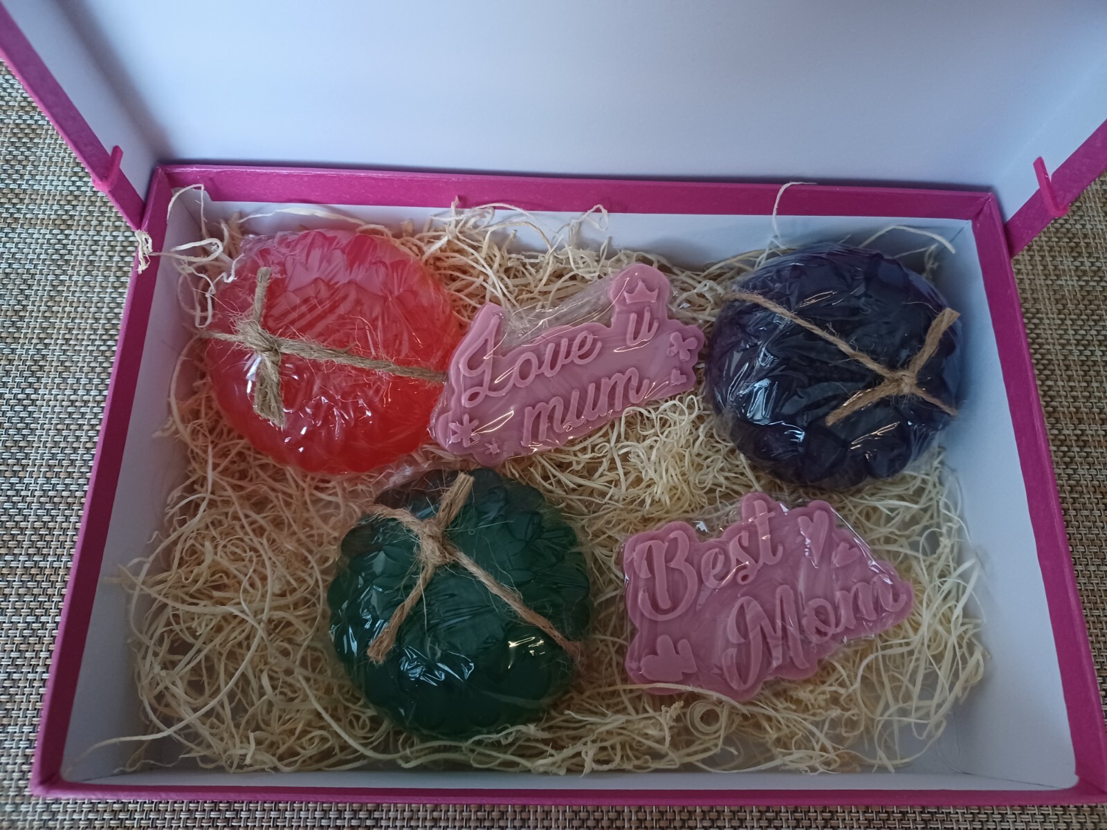 Handmade Soaps 100% natural, pack of 4 Soaps One for $7.00 dlls c/u choose yours