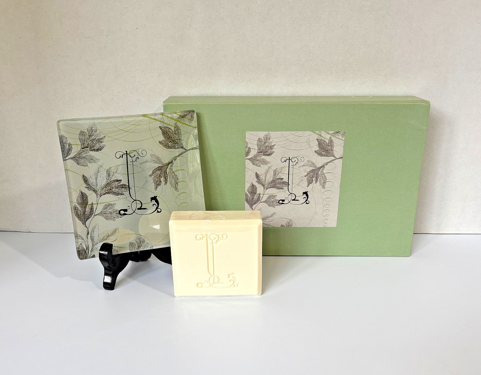 Fringe Studio Tray & Soap L Monogram Milled Scented 5 oz Bar Glass Dish Gift NEW