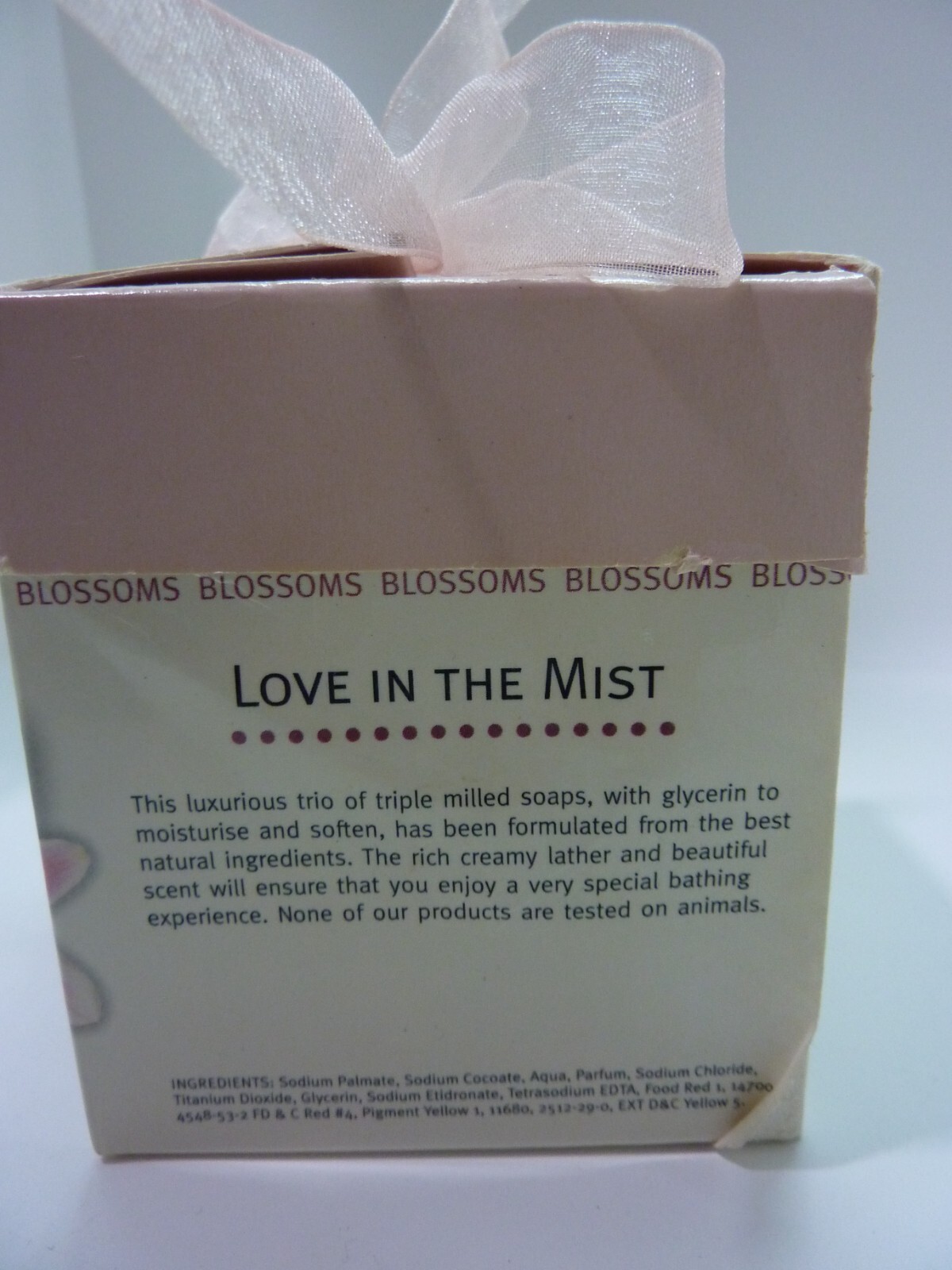 LOVE IN THE MIST 3 SCENTED BATH SOAP BARS kiss of rosehip 100g x 3 NEW AUSTRALIA