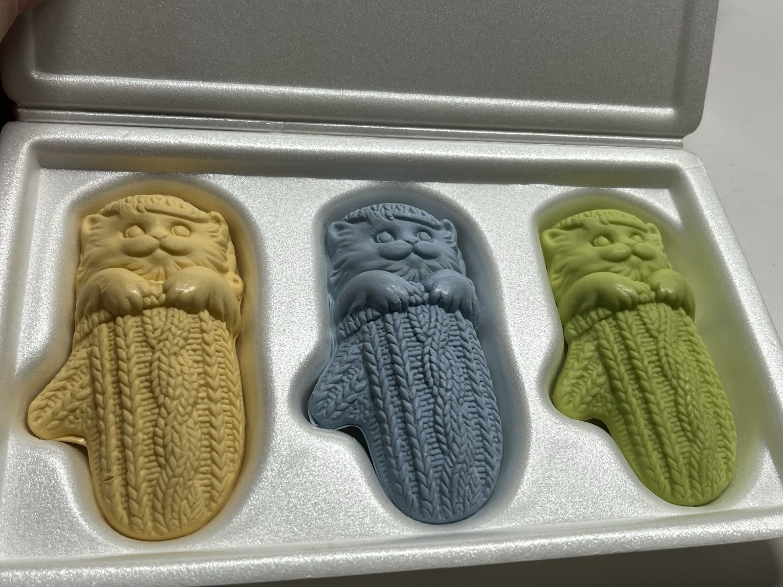 Vintage New 1970’s Avon”Furry,Purry,& Scurry”Children’s Soap Set Original Box