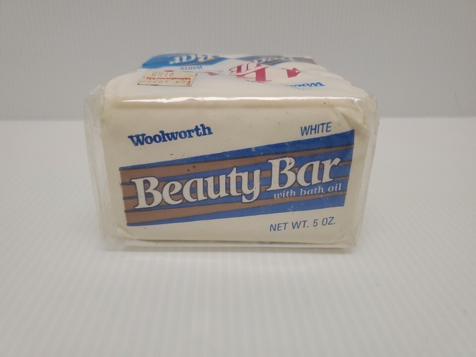 Vintage NOS WOOLWORTH White Beauty Bar with Bath Oil – 4 Bars Pack 5oz. each