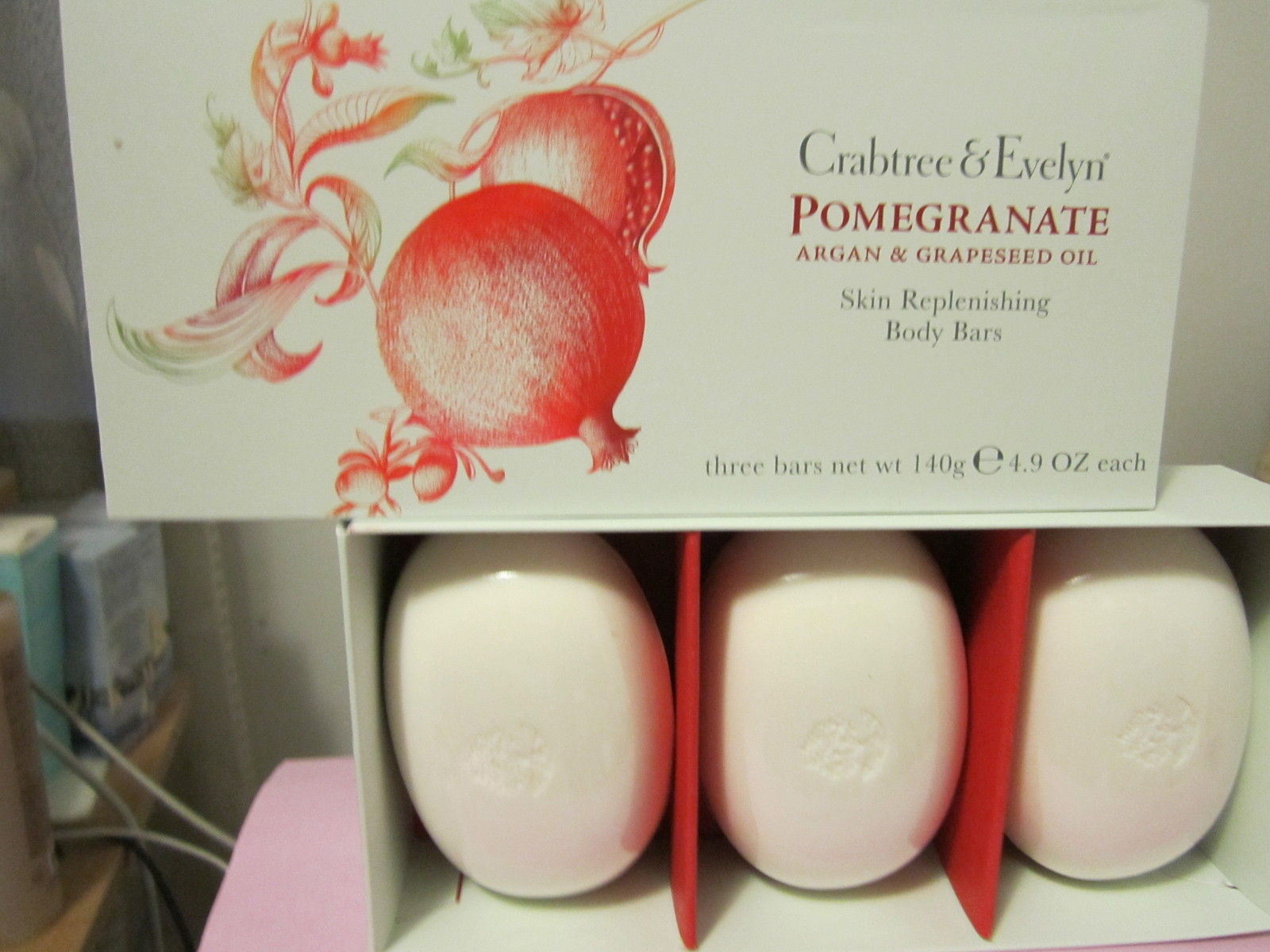 CRABTREE EVELYN POMEGRANATE ARGAN GRAPESEED SKIN REPLENISHING BODY SOAP BARS X 3