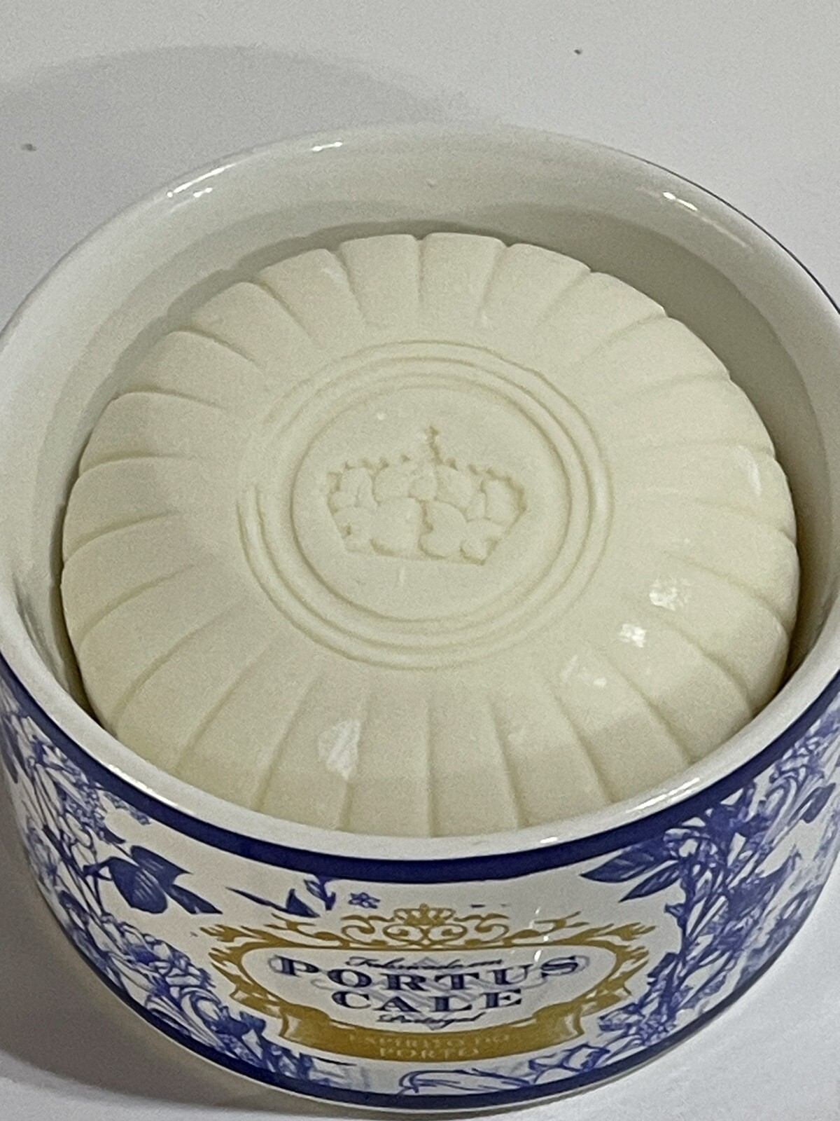 Castelbel Portus Cale Gold and Blue Pink Pepper and Jasmine Soap Dish w/ Lid 4″