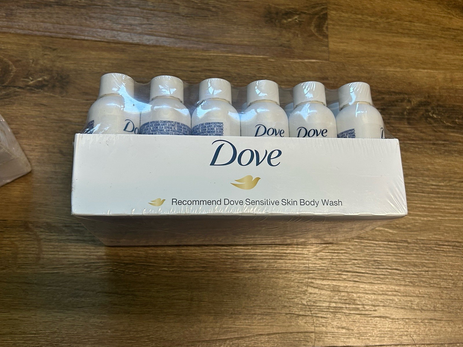 60 – Dove Sensitive Skin Beauty Bars 1 Oz Each And 24 Travel Wash Bottles