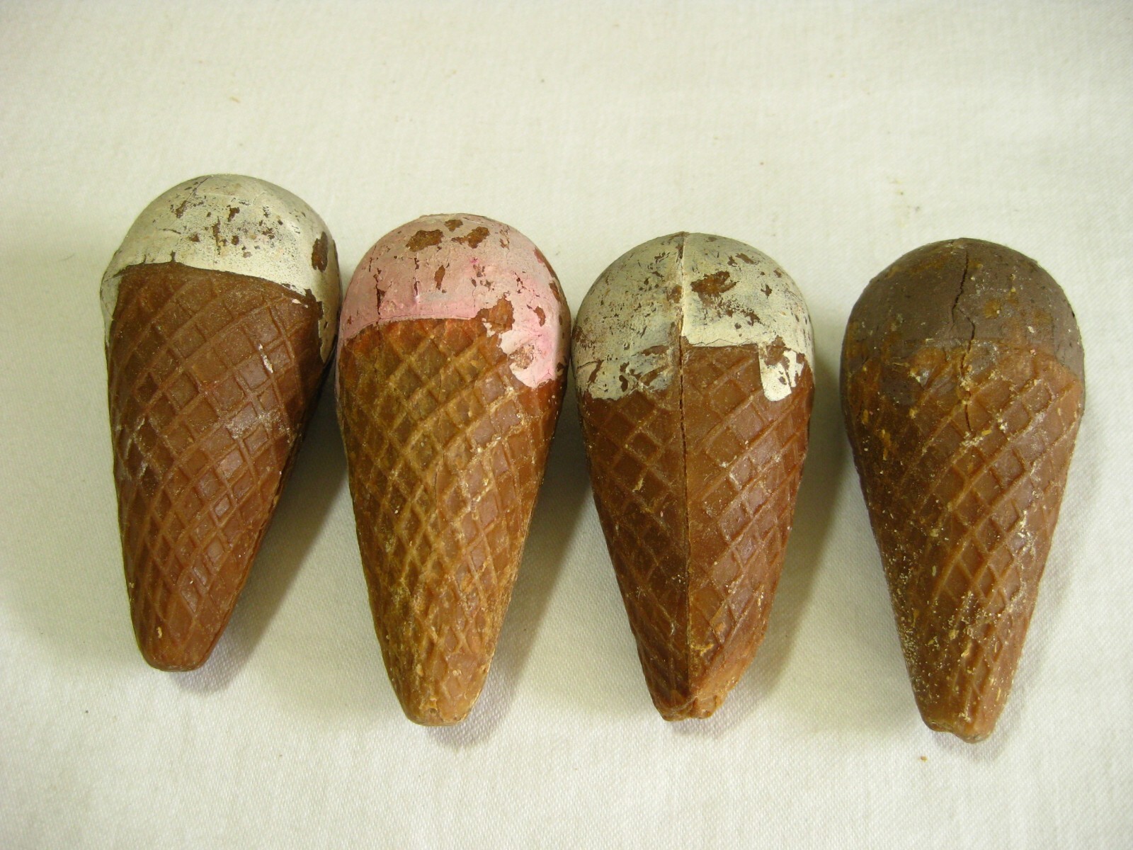 Vintage 40s Novelty Ice Cream Cone Pure Soap in Cardboard Carrier FUN in the TUB