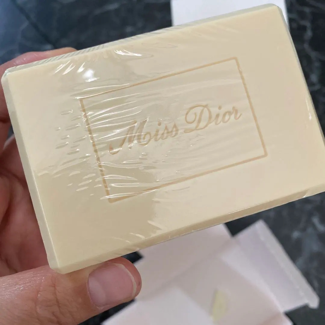 Miss Dior savon soyeux silky soap 5.2oz/ 150g.