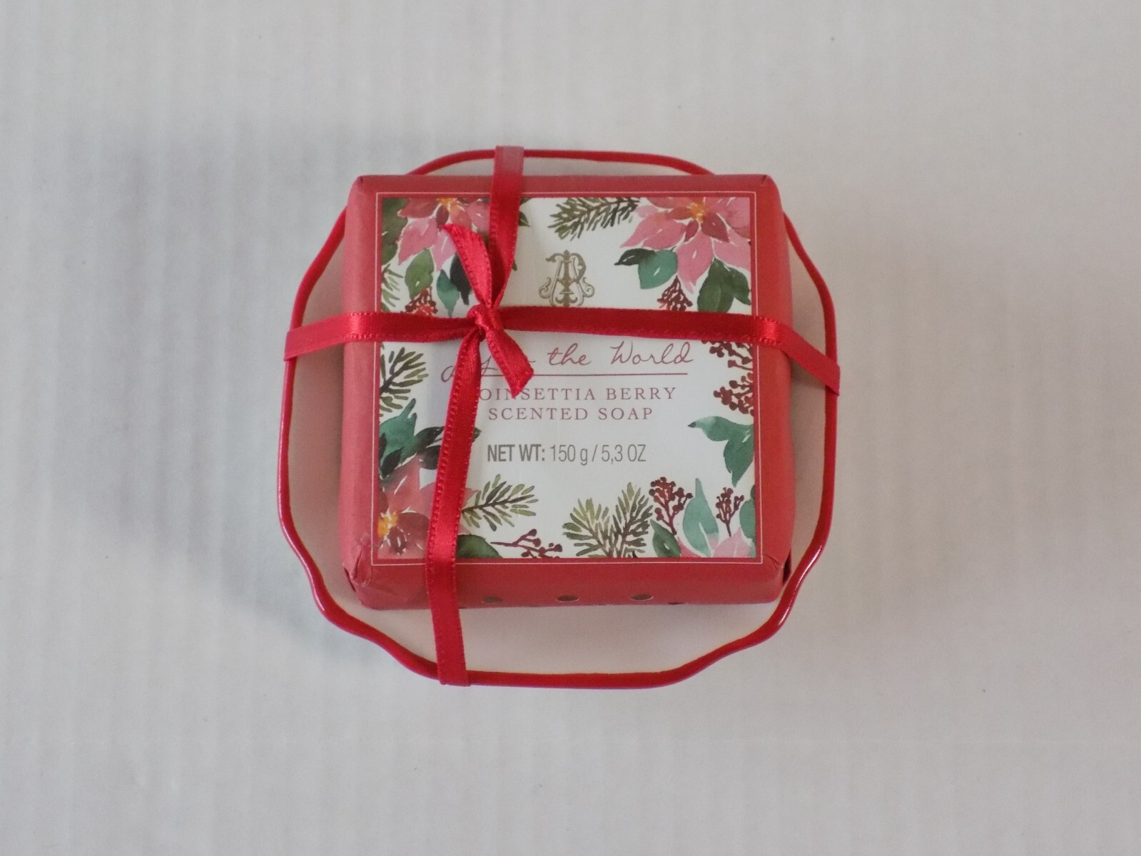 Poinsettia Berry Scented Bar Soap with Soap Dish 5.3 oz Porto Antigo Christmas
