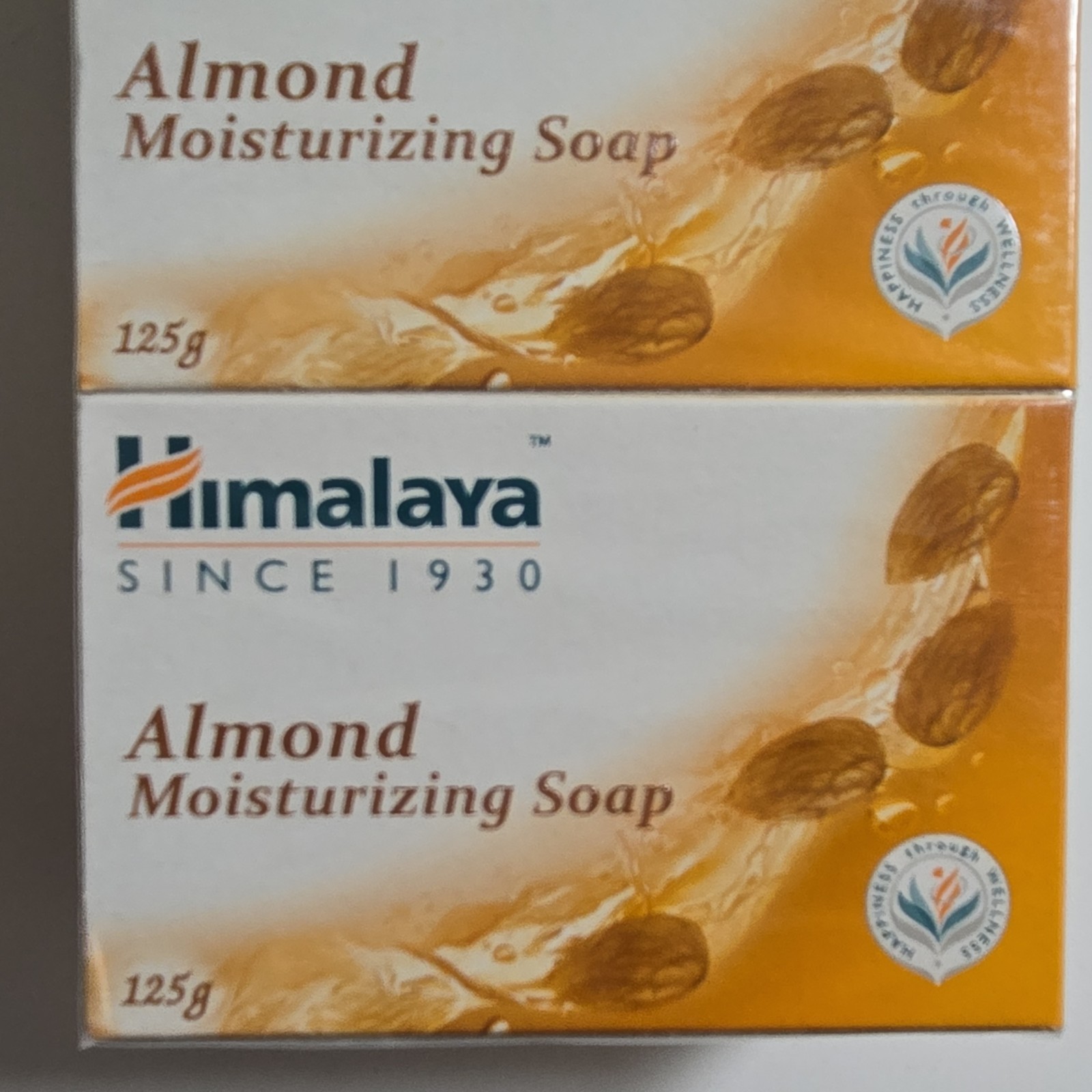 Himalaya Almond Oil Moisturizing Soap for Body & Face, Dry Skin, 125g 6 bars