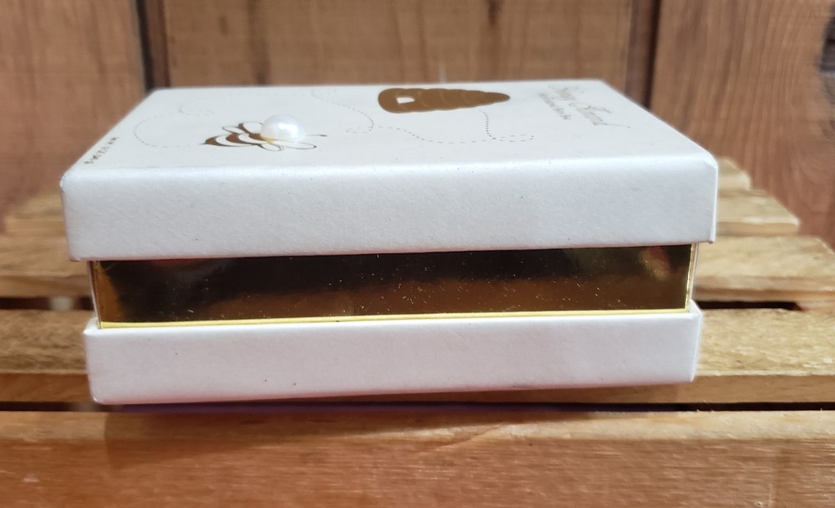 HONEY ALMOND Scented Moisturizer Soap Bar 12oz in Decorative Box Pearl Bee New